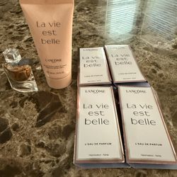 Lancome La Vie EST Belle Mini  Parfum, Body Lotion, 4 Samples