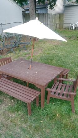 Kids wood outdoor Table, Chairs, Umbrella