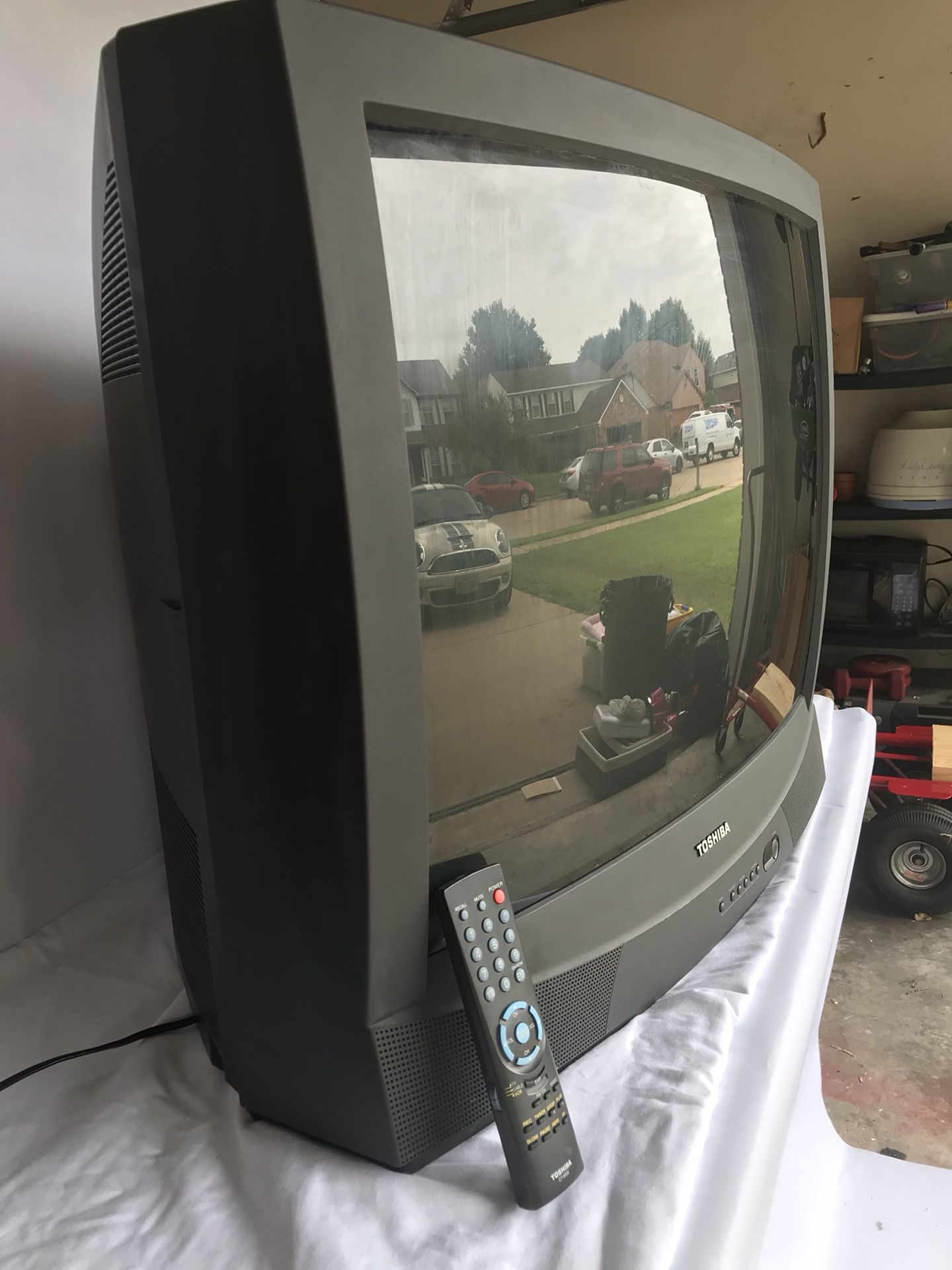 Toshiba SuperTUBE 32A40 32" CRT TV for Sale in Grand Prairie, TX OfferUp