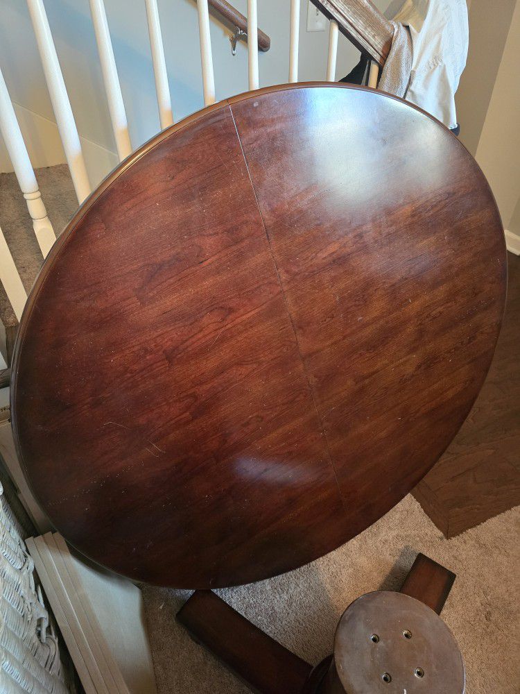 Round Wood Table And 4 Chairs