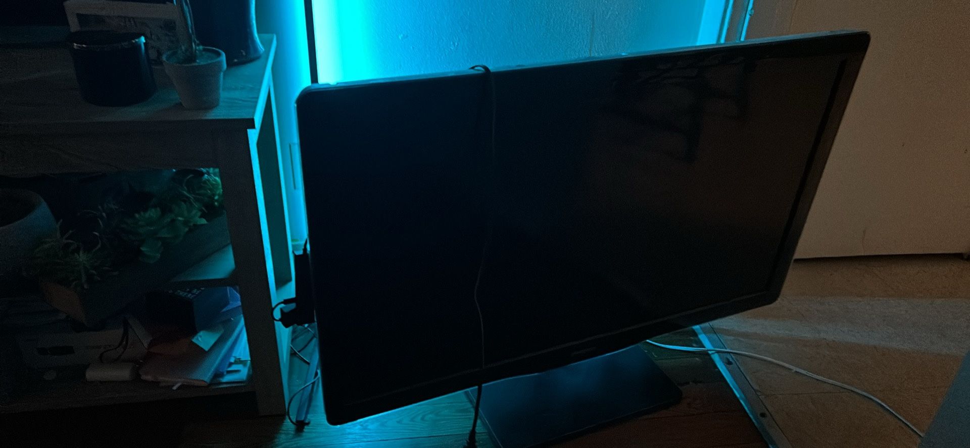 45” Phillips TV