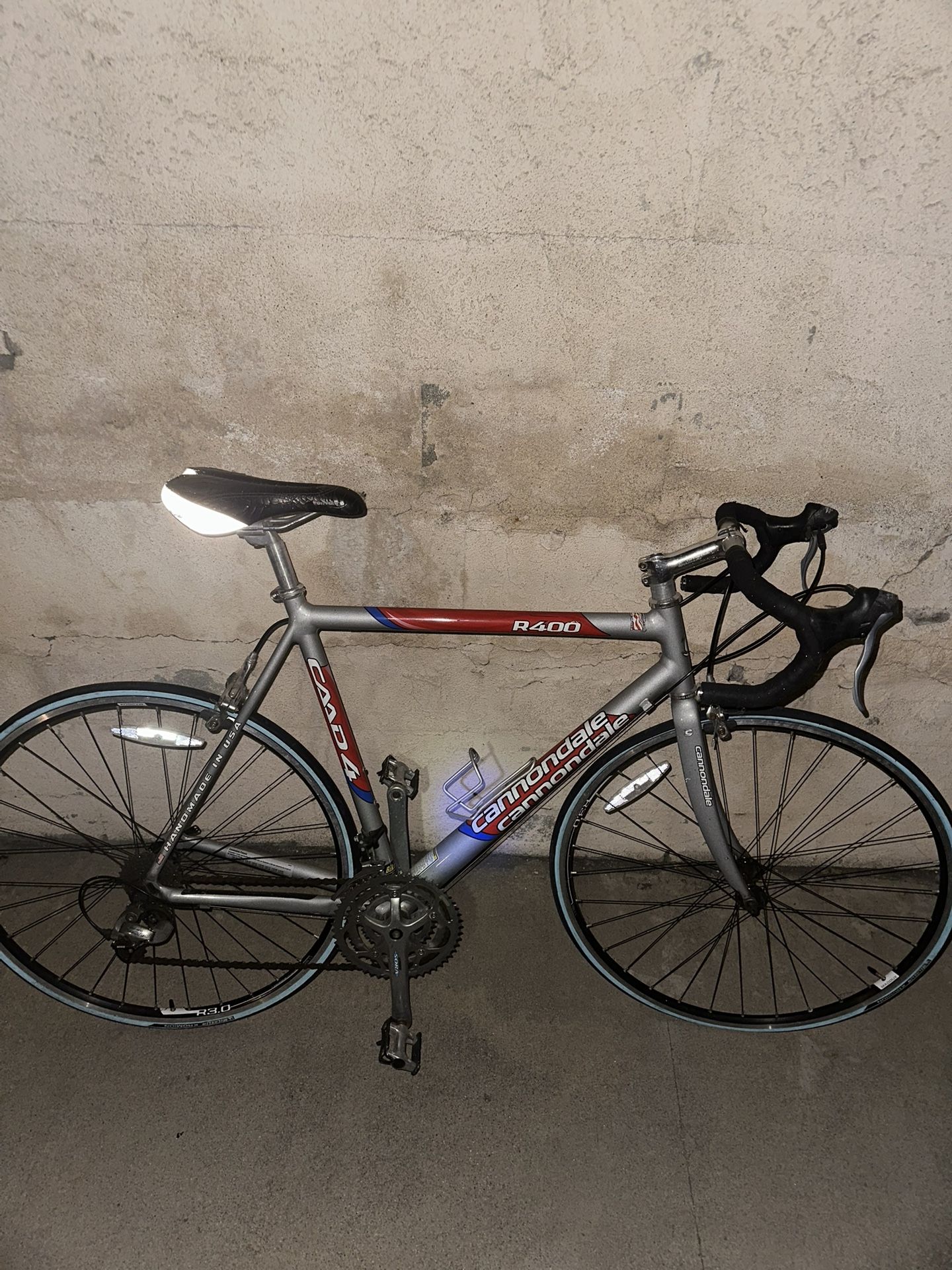 Cannondale R400 Road Bike