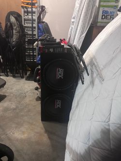 MTX Audio Dual Subwoofer Speaker Box