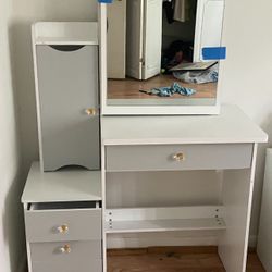 vanity desk with mirror!  