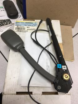 03/12 Chevy express van seat belt buckle assembly gm 88955899