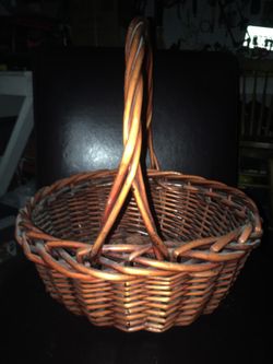 Very nice heavy duty wicker basket