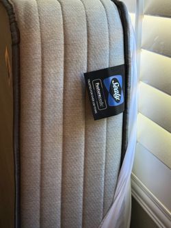 Sealy Posturepedic Full Mattress Set
