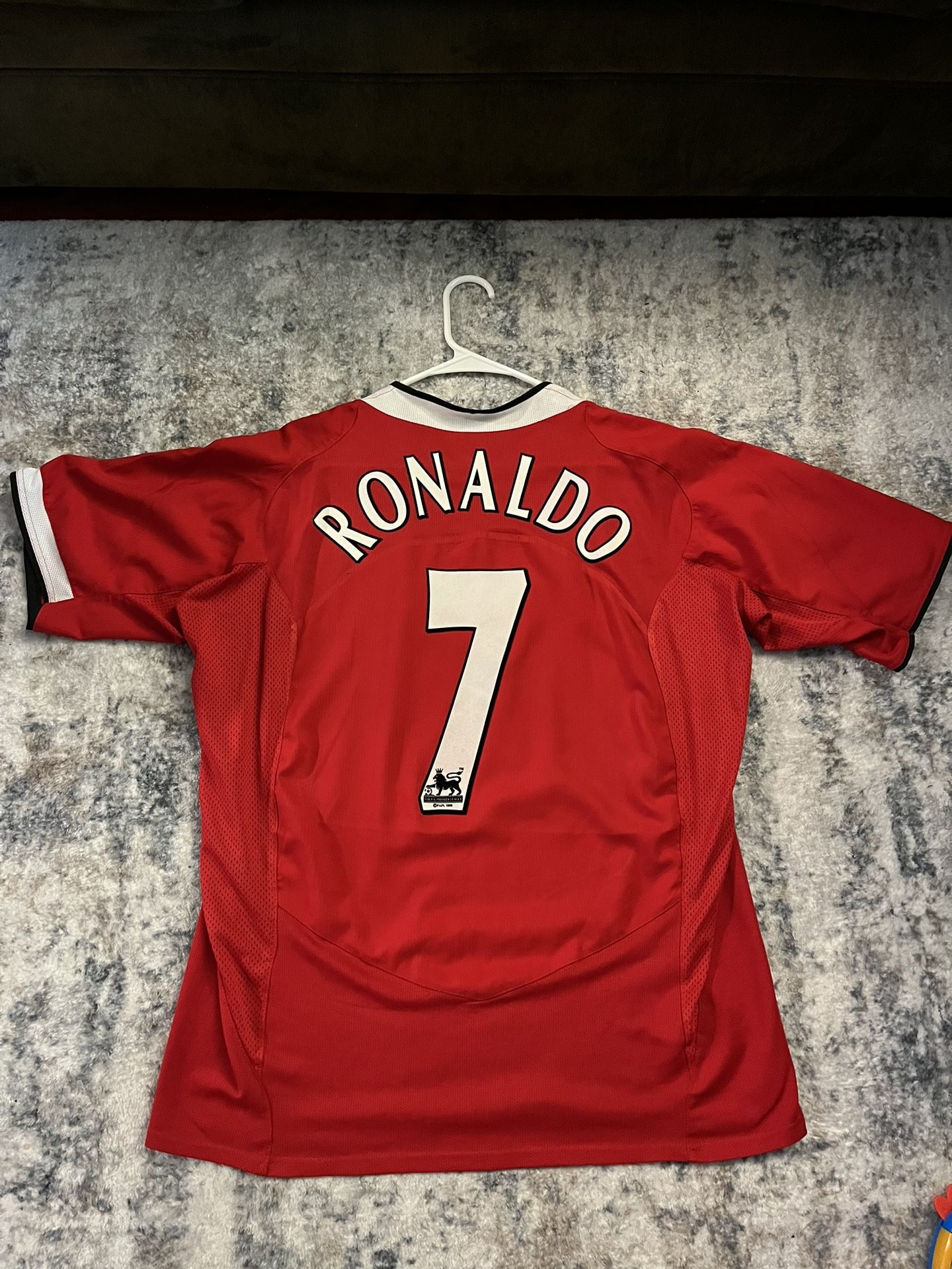 Authentic vintage Ronaldo Manchester United 04/05 Red Jersey Large