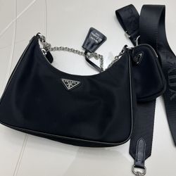 Prada Re-Edition 2005 Nylon Bag – Black with Strap & Mini Pouch