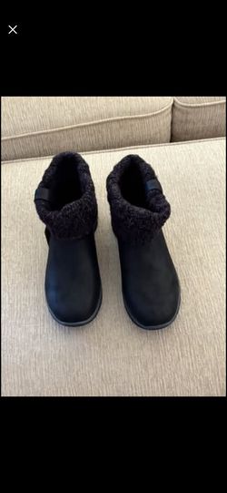 SKECHERS SLIP IN ANKLE BOOT