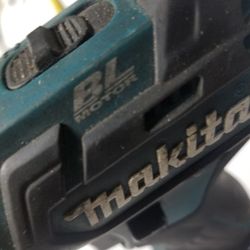 12 Volt Makita Hammer Drill Ph05