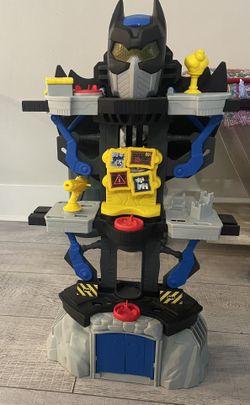 Imaginext DC Super Friends Batman Batcave Transforming Playset