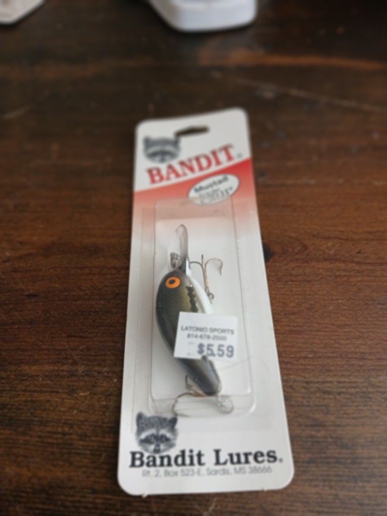 Brand New On Card Bandit Lures 200 Series 201 Baby Bass Fishing Lures