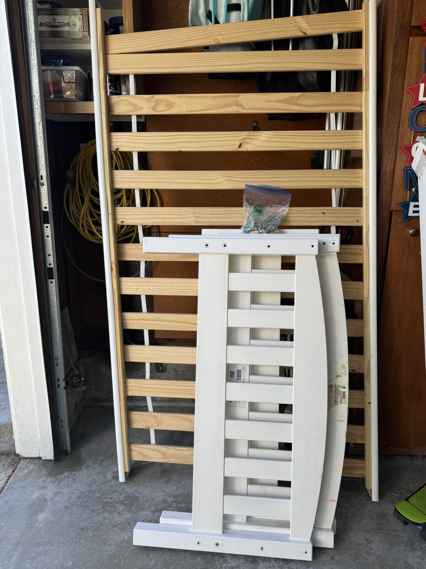FREE TWIN BED FRAME (white)
