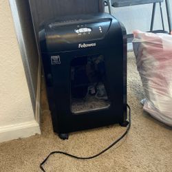 Fellowes Paper Shredder