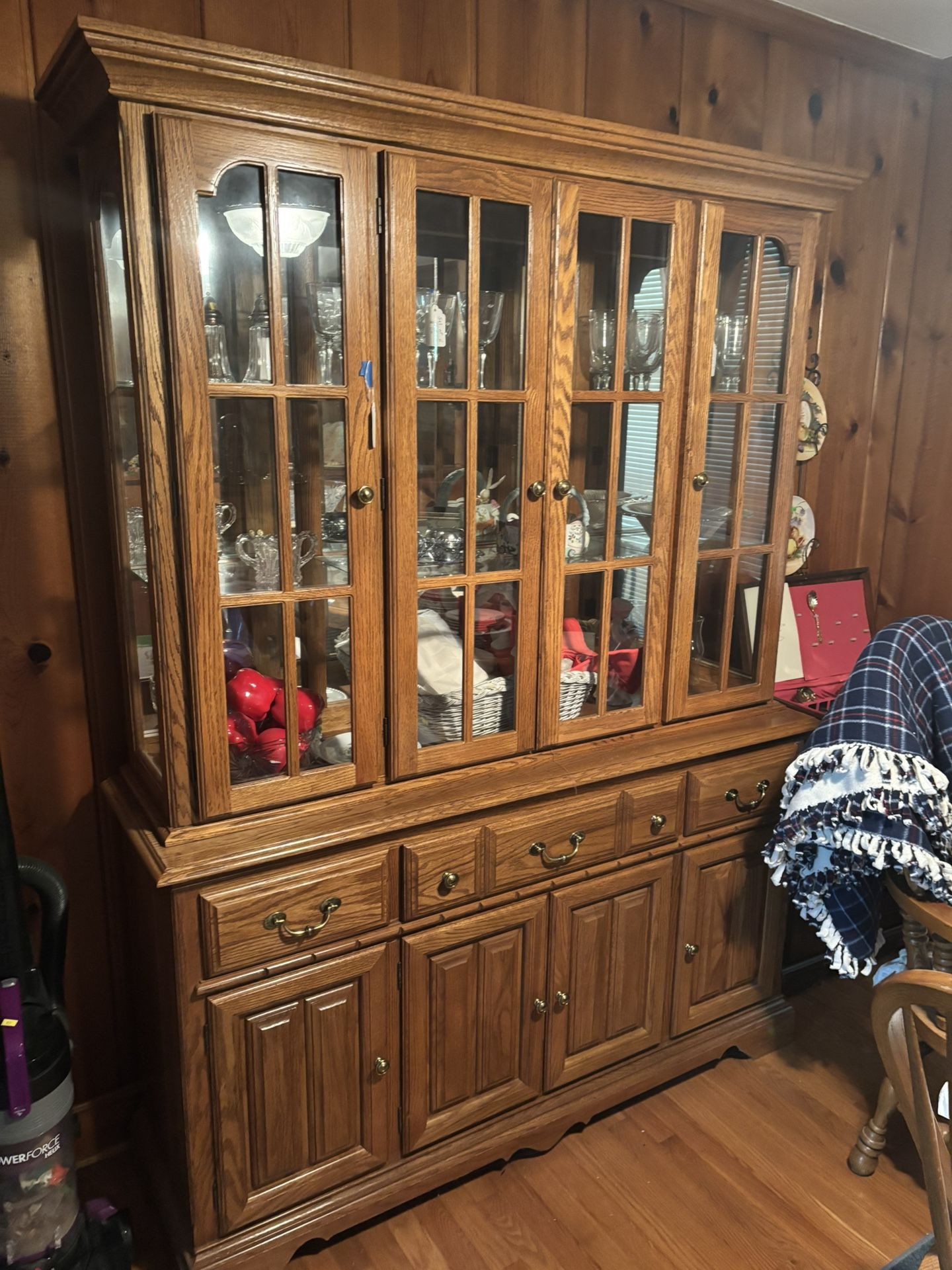 China Cabinet With Matching Table