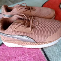 Puma Shoes Size 7C 
