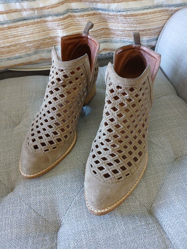 Jeffrey Campbell Taggart Brown Ankle Boot size9.5