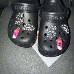 10c Crocs