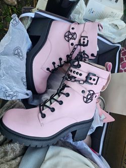 Marca: Black Craft
Barely used - worn once. I have another pair in black that I prefer to wear. 😊, Size is 11 These are sold out(new ) online., The