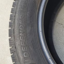 275/55R/20  Tire
