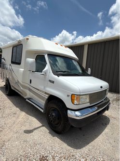 2002 Ford E-350 Chinook