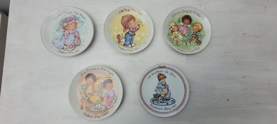 Vintage Avon Mother’s Day Plate Collection 1980s