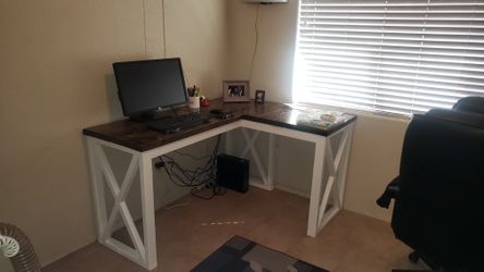 Desk with return