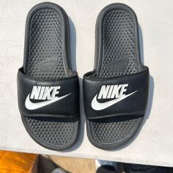 Nike Women’s Slippers