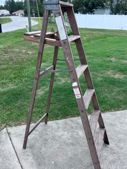 6ft wooden ladder
