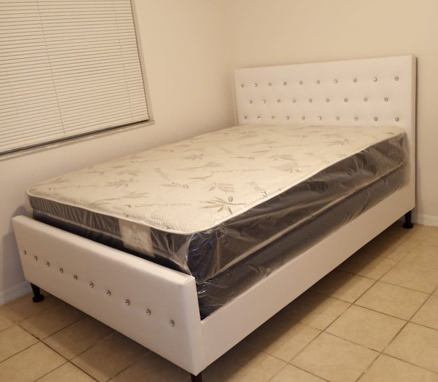 GREAT SALE NEW BEAUTIFUL QUEEN DIAMOND BED WITH MATTRESS