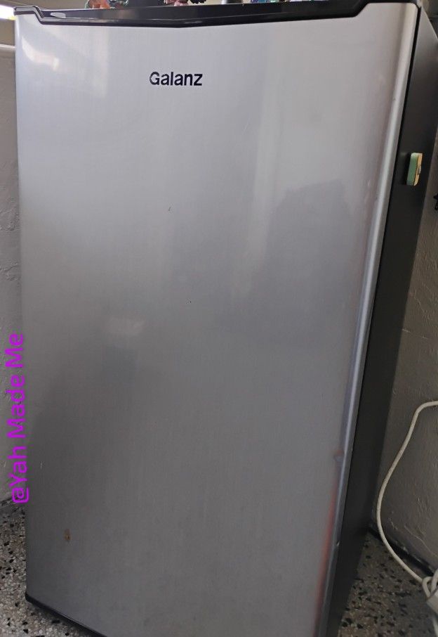 Galanz 3 Ft Mini Fridge $125 OBO