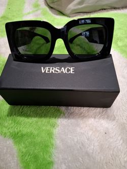 VERSACE