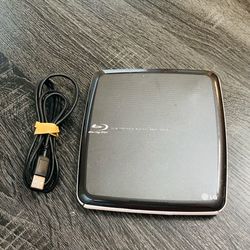 LG 3D Blu-Ray playback Slim Portable Multi Drive CP40NG10 BD-Rom DVD rewriter. Excellent working condition and well maintained.