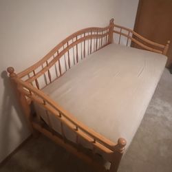 Solid Oak Daybed 
