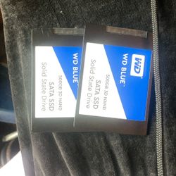 WD 500GB Sata SSD (x2)
