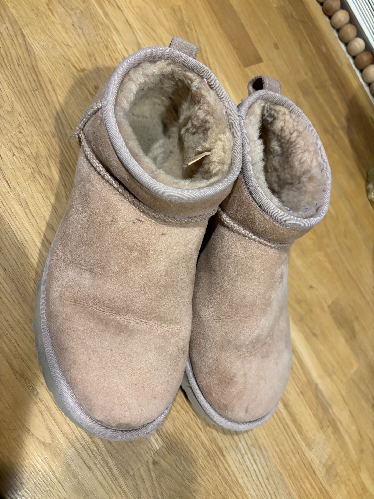 Ugg Ultra Mini Classic Boot - Size 8