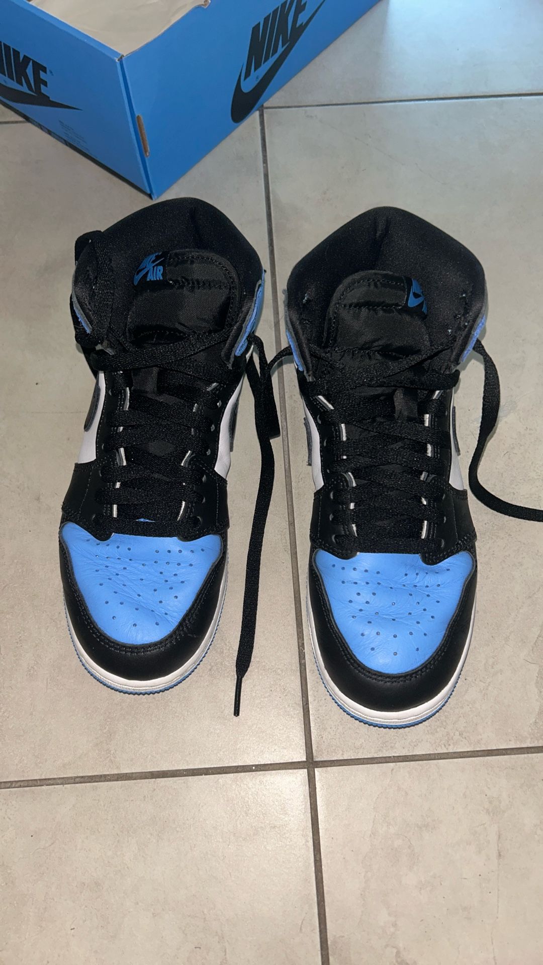 Size 7Y Jordan 1 retro high og Clothing