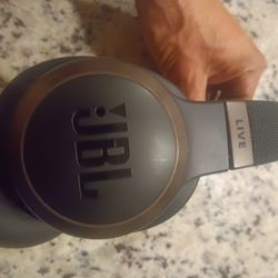 JBL Live 650 Bluetooth Headphones 