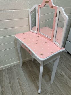 Kids Desk with Mirror