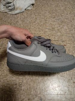 Nike Low-Top Sneakers Gray White Swoosh
