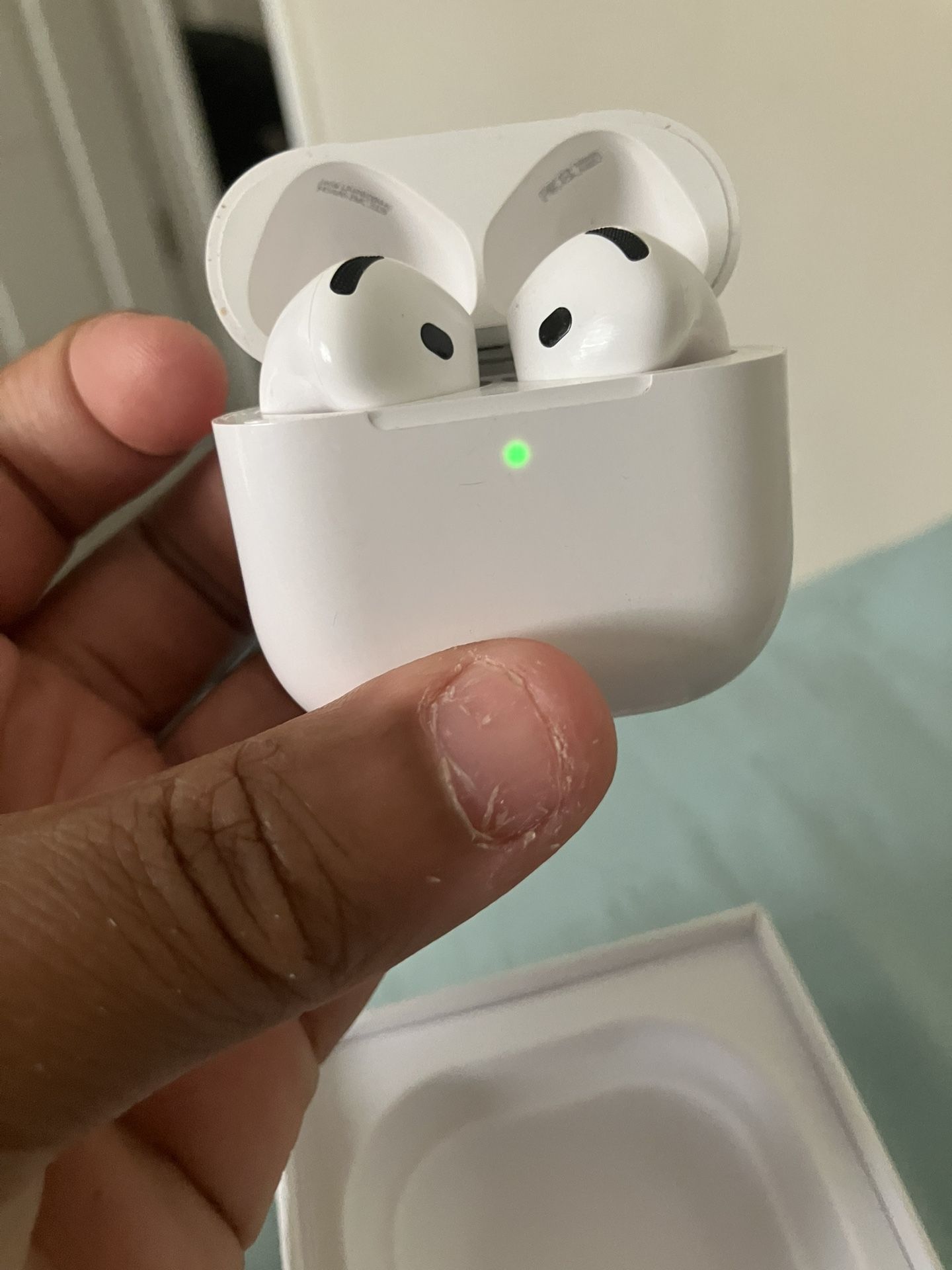 AirPod 4