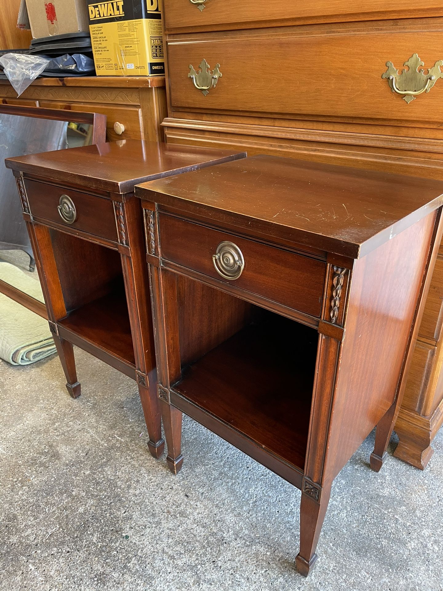 Drexel 5 Piece Antique Mahogany Bedroom Set for Sale in Seaford, NY