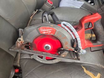 Milwaukee FUEL Cordless Circular Saw