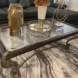 Beautiful Elegant Upscale Luxury High End Coctail Table 