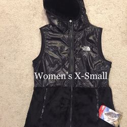 NORTH FACE / SOFT COZY FUZZY Fur Fleece Vest Sweatshirt Jacket Coat / SIZE: Women's X-Small / Brand New w/ Tags!! / Black Thumbnail