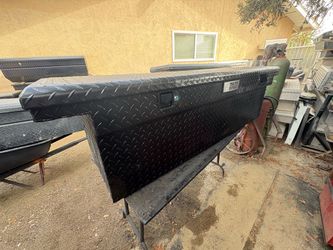 Deep low profile for full size truck