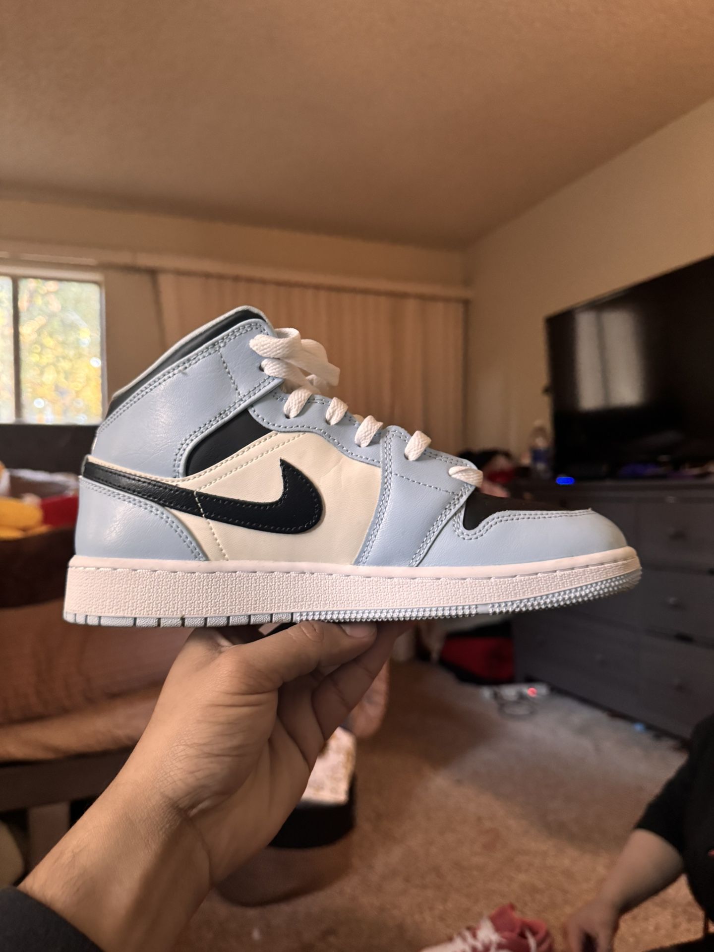 Jordan 1 Mid Ice Blue (2022) (GS)