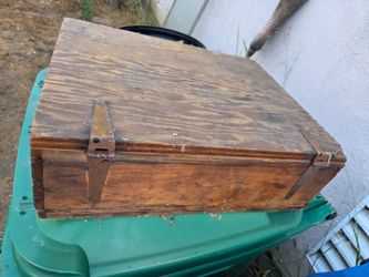 Free wooden box
