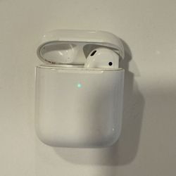 Airpods 2nd Generation Case+right one